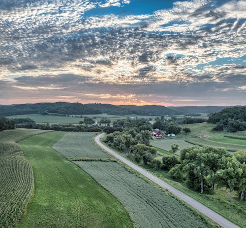 Kostnadsfri bild av by, byar, dramatisk himmel