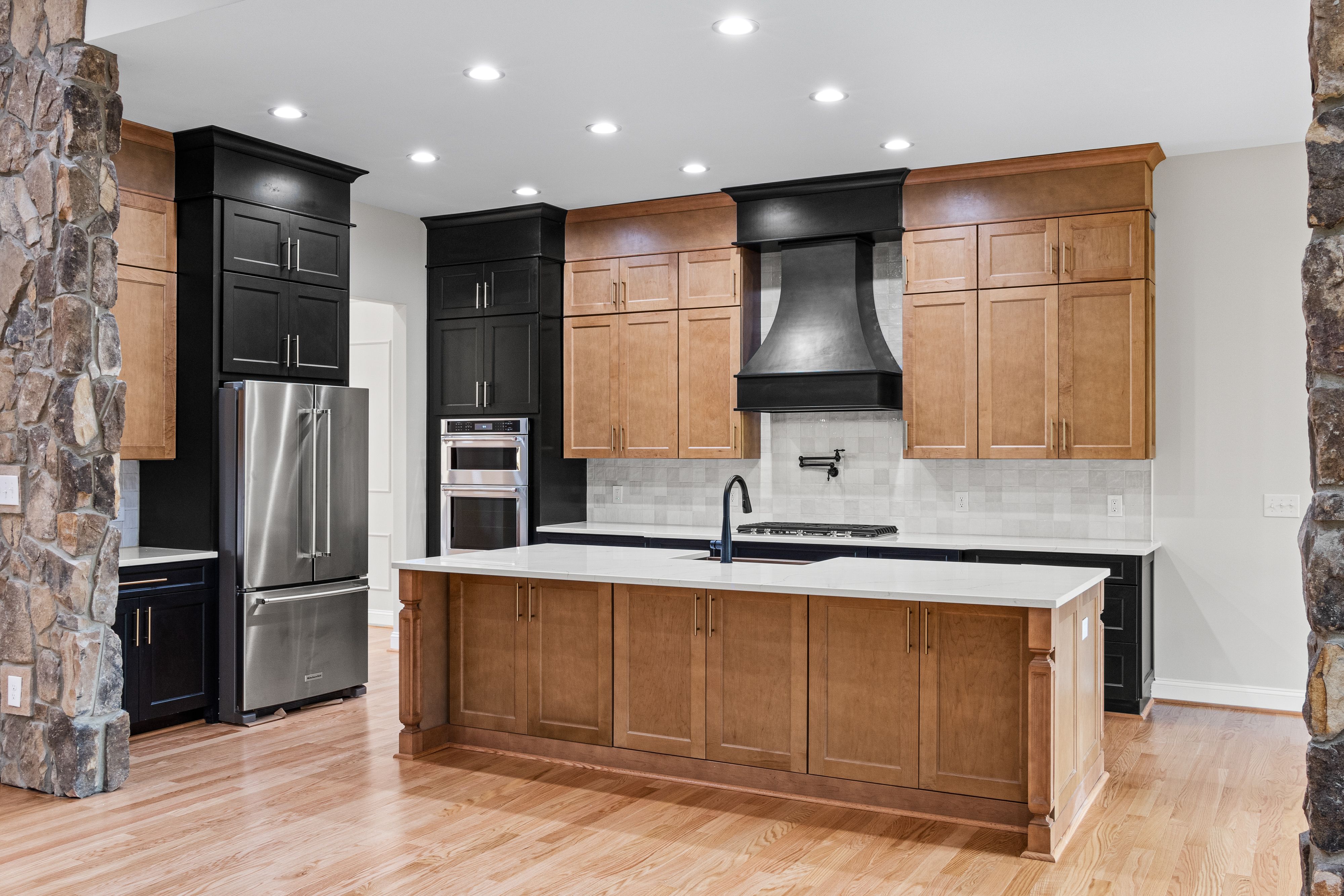 Kitchen in a Luxury House · Free Stock Photo