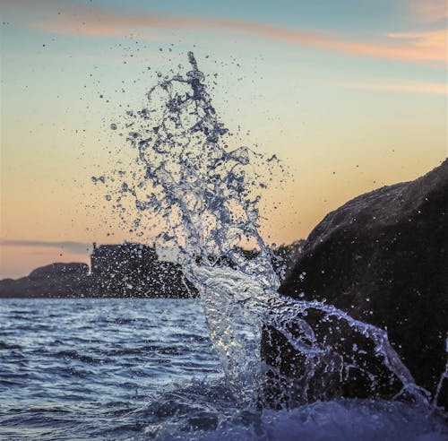 Splashing Waves in the Evening