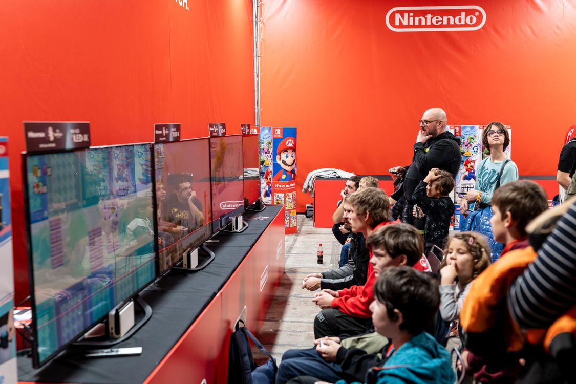 Tokyo Game Show 2024 gaming convention crowd at Makuhari Messe