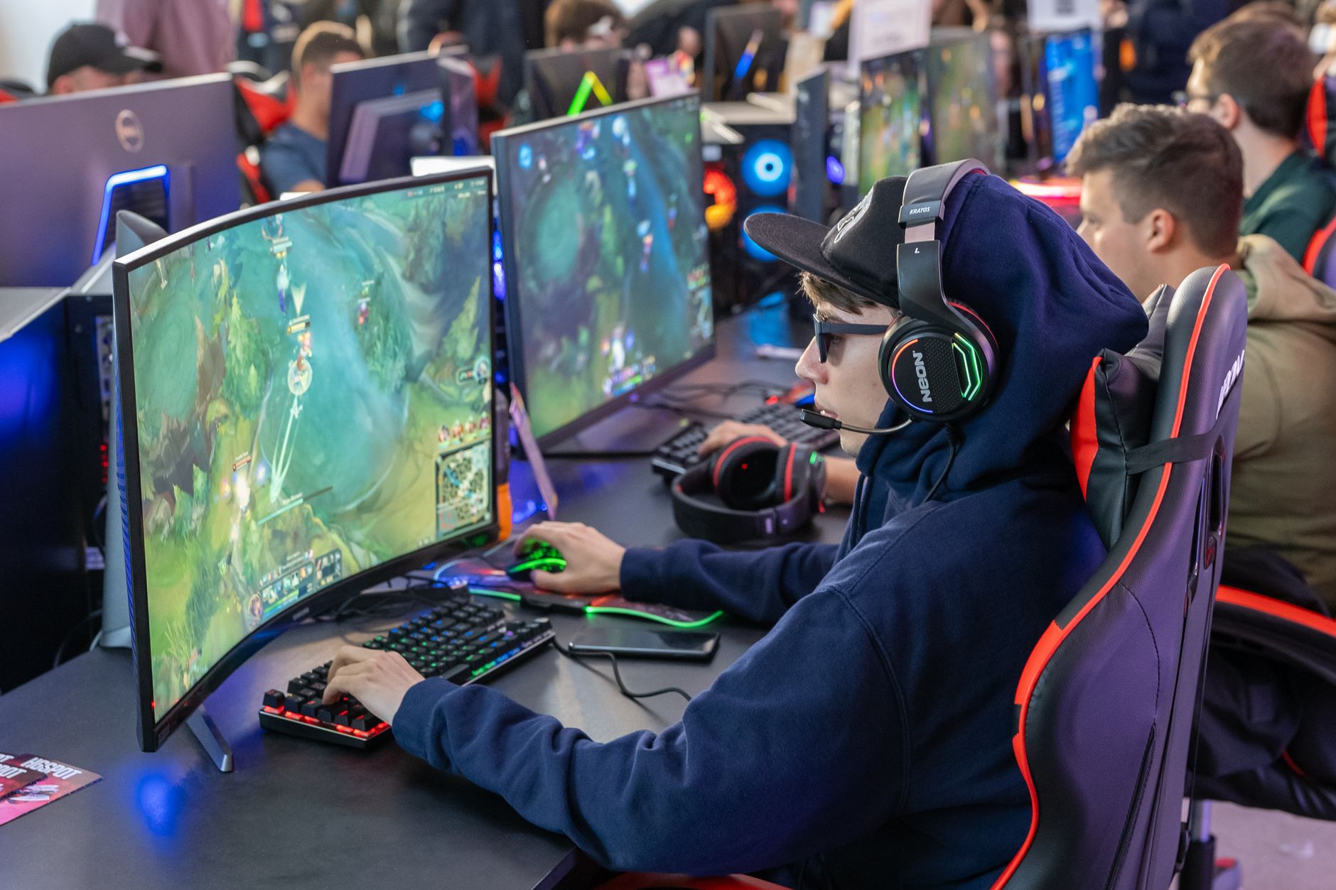 英国首届DreamHack游戏节登陆伯明翰,吸引5万玩家狂欢
