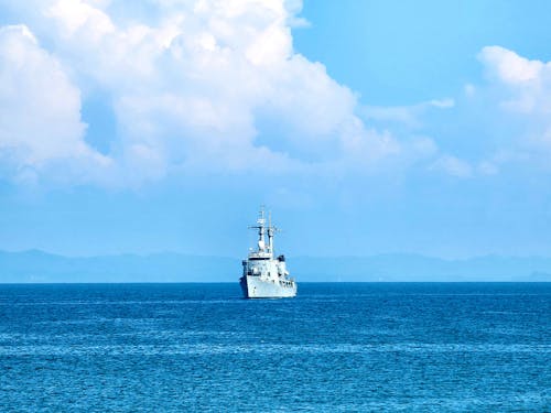 Foto profissional grátis de céu azul, embarcação, envio