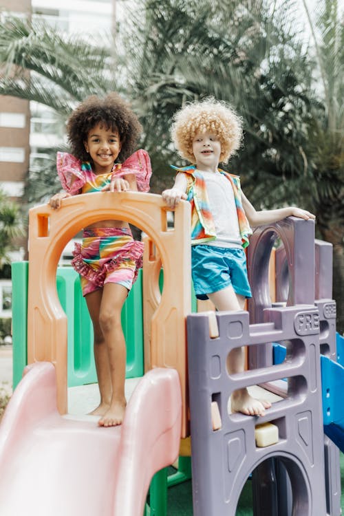 Photos gratuites de aire de jeux, amusement, cheveux bouclés