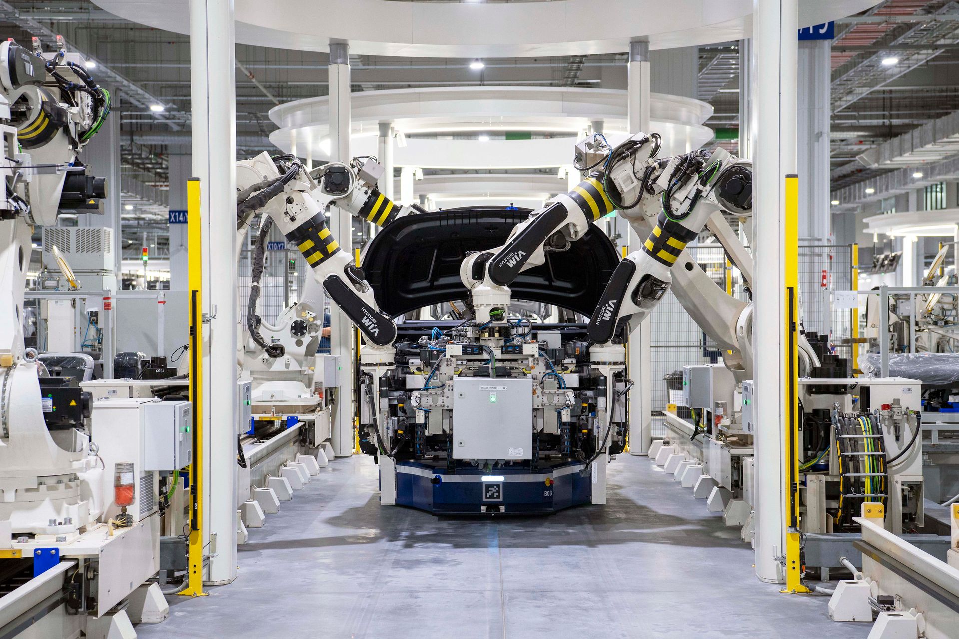 Japonya'da Toyota fabrikasında üretim hattı