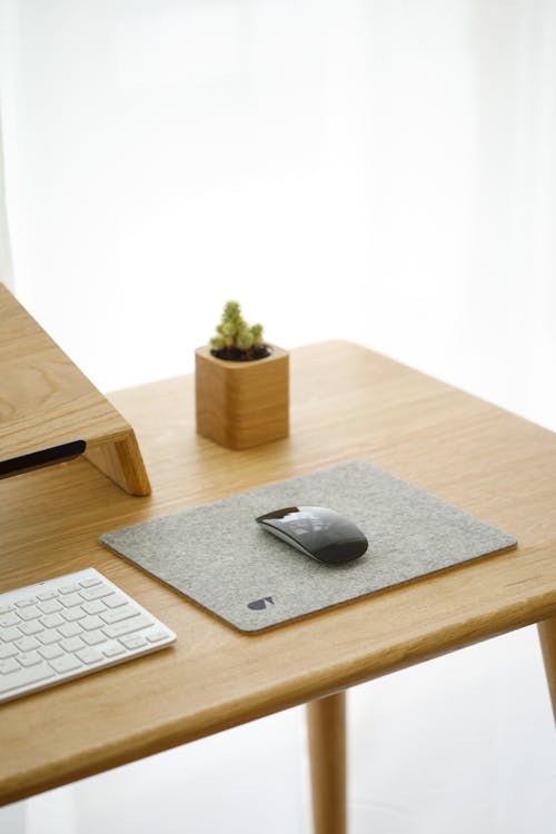 Fotobanka s bezplatnými fotkami na tému domáca kancelária, klávesnica, myš