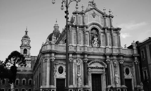 Imagine de stoc gratuită din alb-negru, arhitectura barocă, biserică