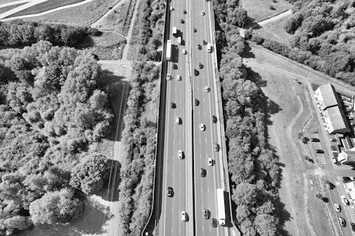 Fotos de stock gratuitas de autopista, blanco y negro, calle