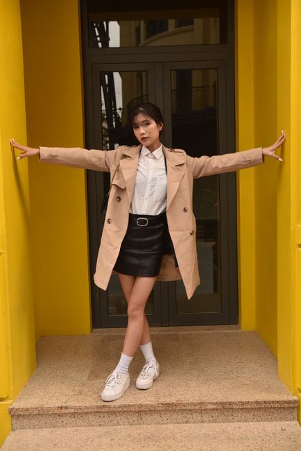 camel trench over a white shirt and leather mini, this one feels like autumn ☕
#ootd #beige #trenchcoat #skirt