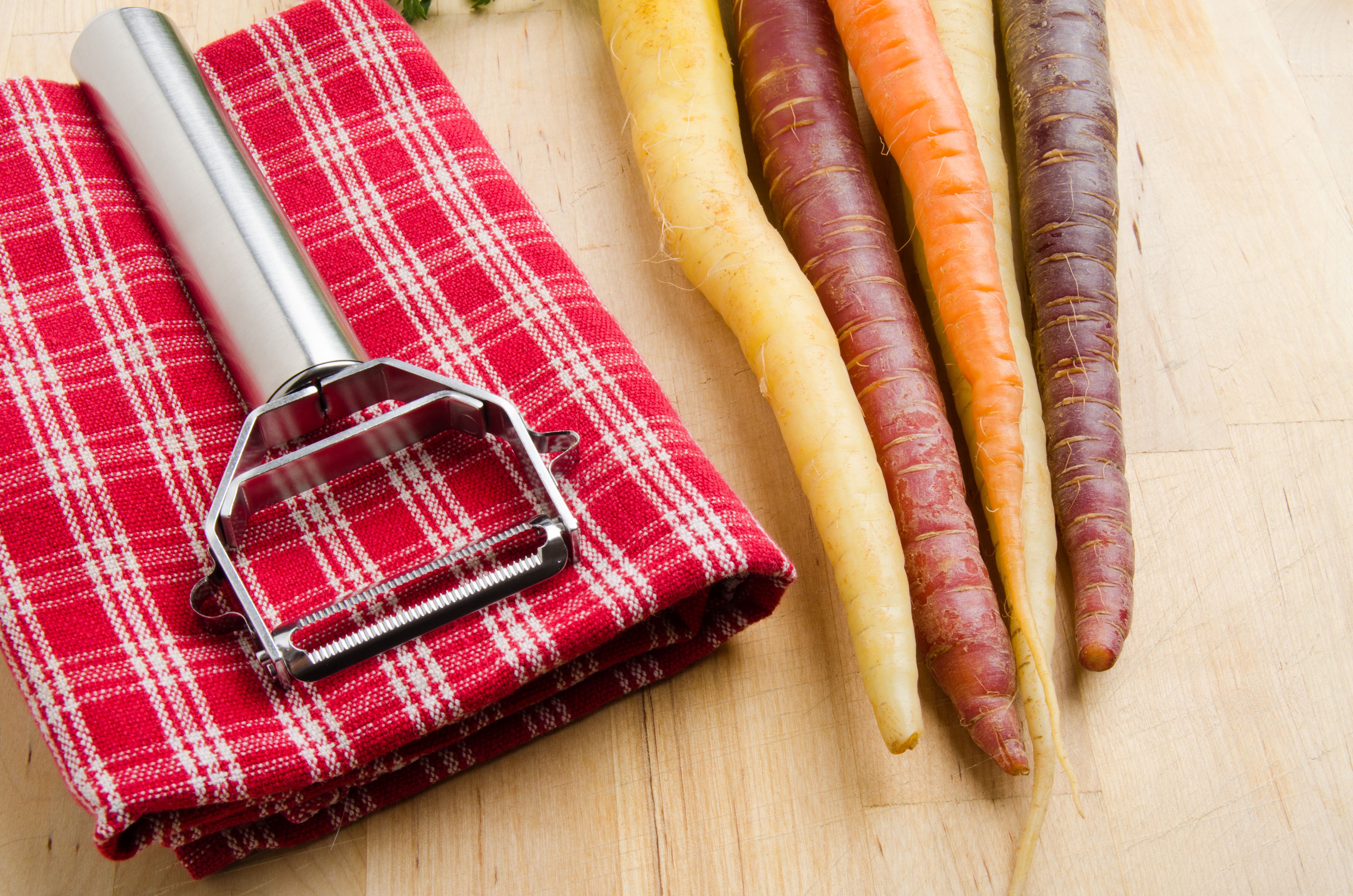Step 3: Add garlic, pepper, and pack the jar