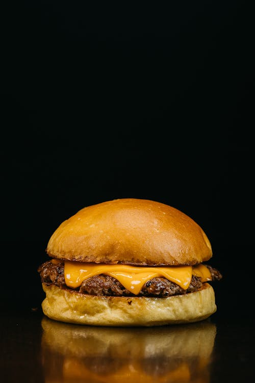 Gratis arkivbilde med bolle, burger, cheeseburger