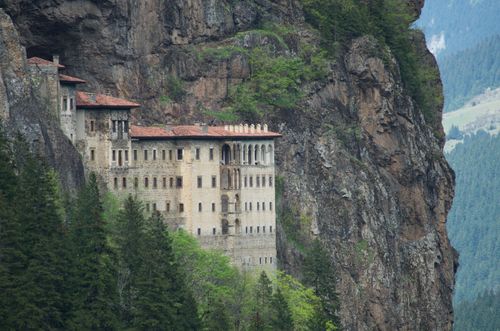 Free Breathtaking view of Sumela Monastery perched on a cliff in Trabzon, Türkiye. Stock Photo