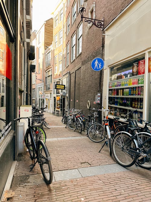 Imagine de stoc gratuită din biciclete, caldarâm, clădiri