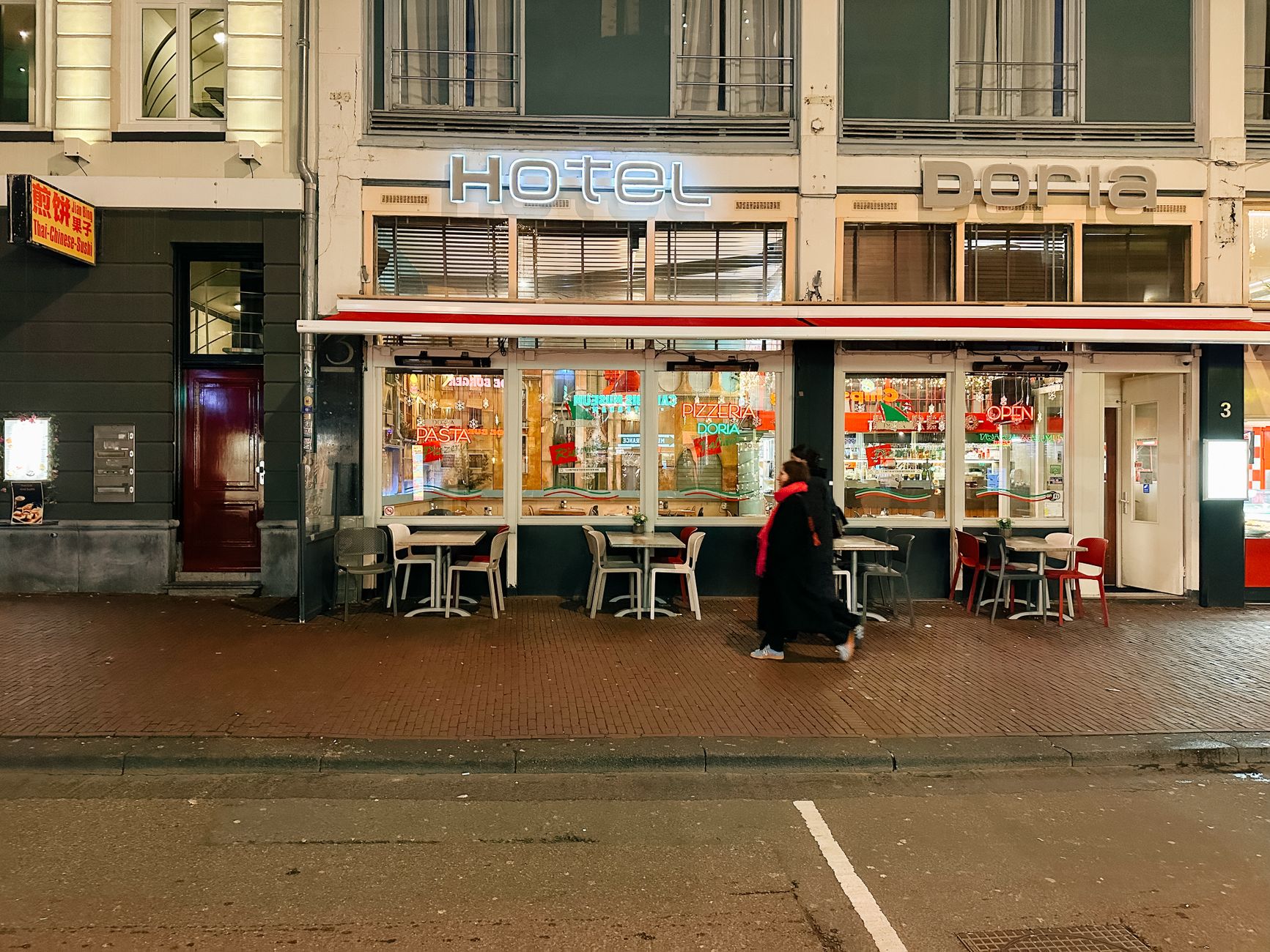 Leegstaand café in Nijmegen wordt gratis supermarkt