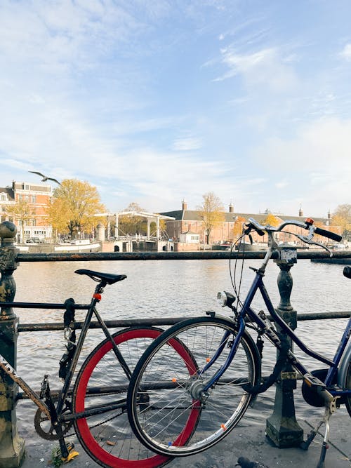 Kostnadsfri bild av amsterdam, cyklar, flod