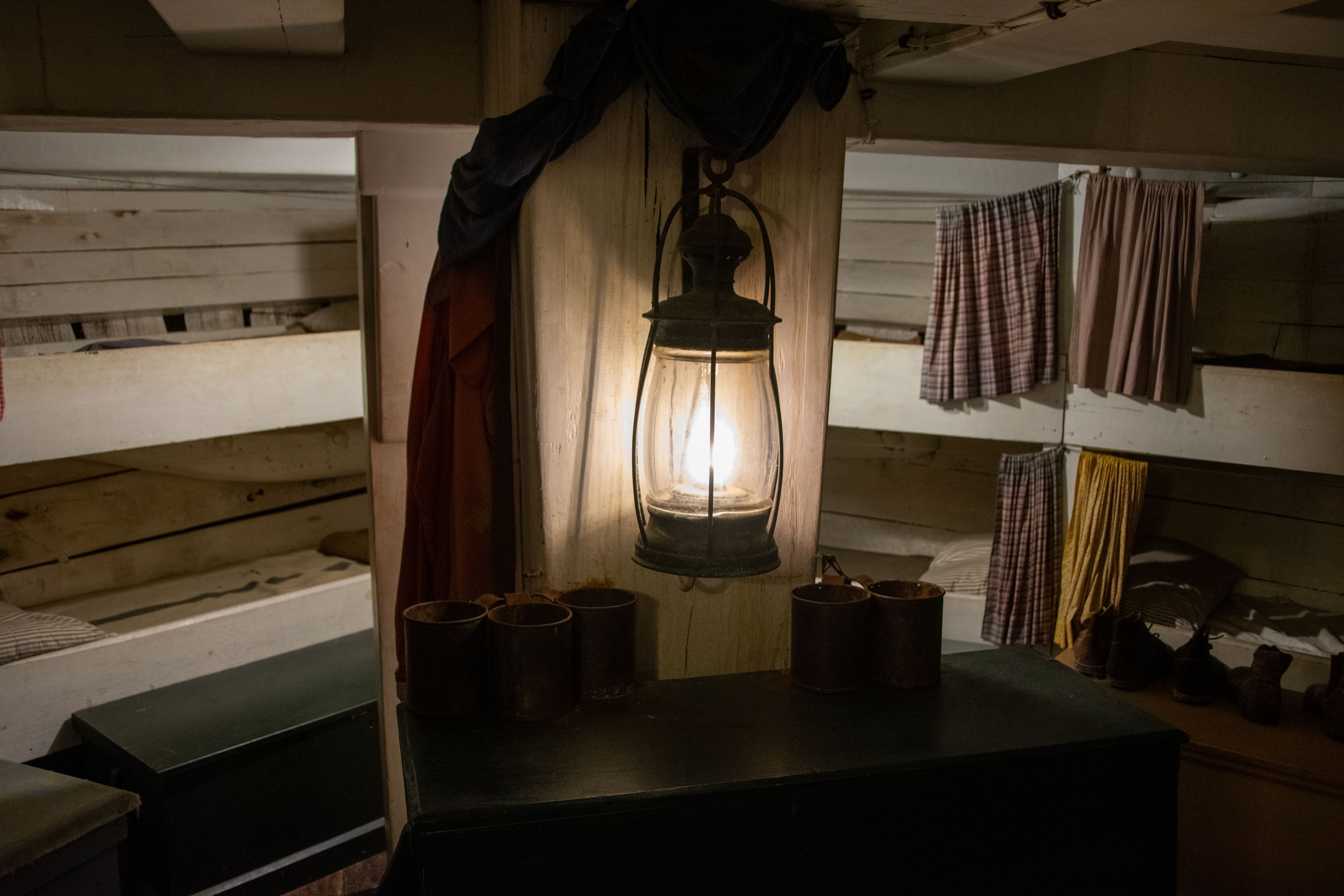 Lamp near Bunk Beds · Free Stock Photo