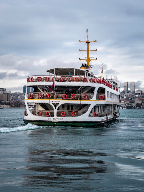 Fotobanka s bezplatnými fotkami na tému Istanbul, loď, mestský