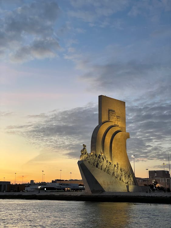 Photos gratuites de coucher de soleil doré, Lisbonne, monument