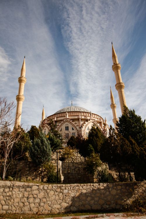 Free Majestic Nuruosmaniye Mosque with clear sky and minarets in Istanbul, showcasing Ottoman architecture. Stock Photo