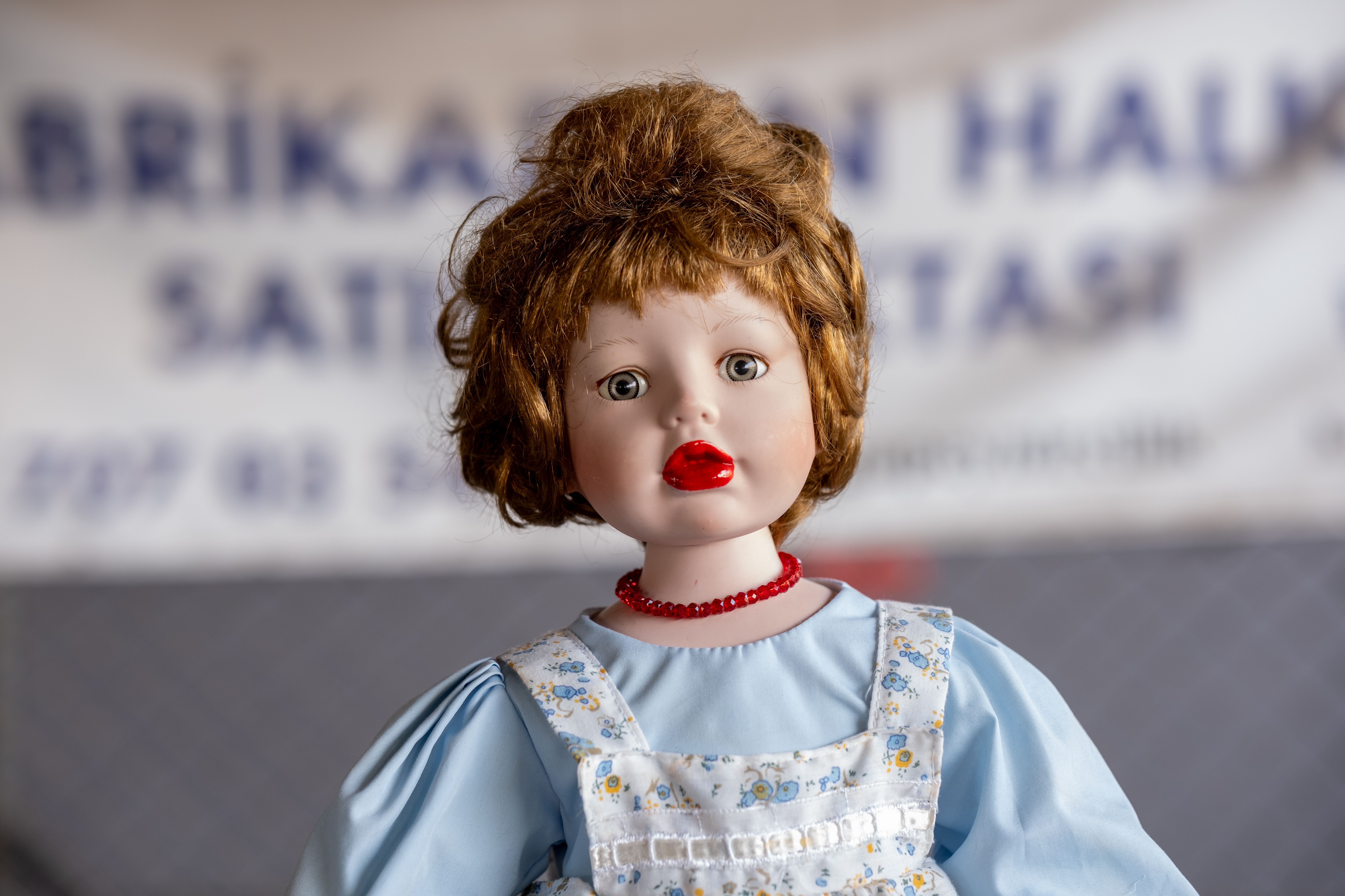 meghan markle sex doll I am officially in the camp of believing that this was, indeed, a doll  presented to the world. : r/SaintMeghanMarkle main image 1