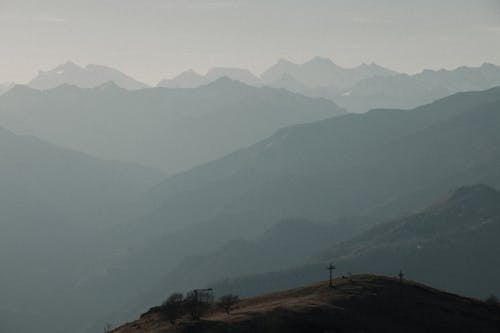 Foto d'estoc gratuïta de capvespre, muntanyes, paisatge