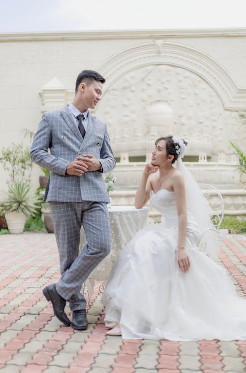 Gratis lagerfoto af asiatisk kvinde, asiatisk mand, brudekjole