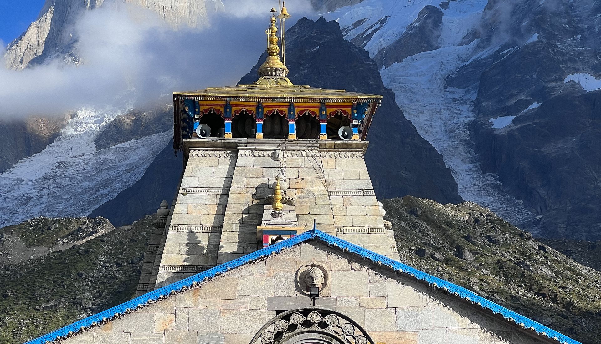 Kedarnath Temple against snow peaks — Single Dham Yatra