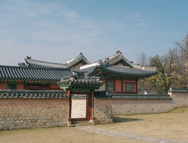 Gyeongbokgung, Bukchon & Gwangjang Walking Day Tour