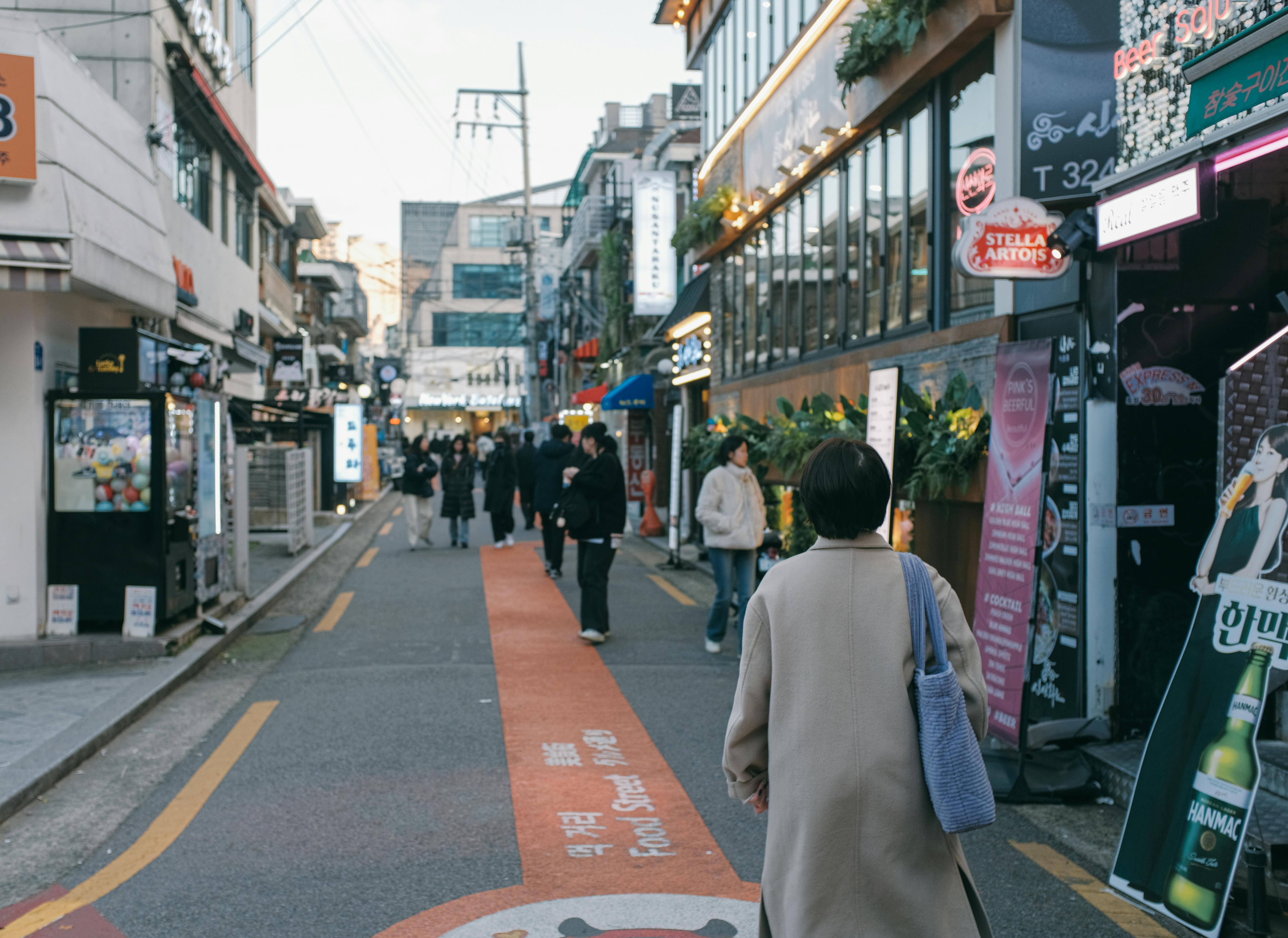 Menjelajahi Hongdae Street di Seoul: Panduan Lengkap untuk Wisatawan Indonesia