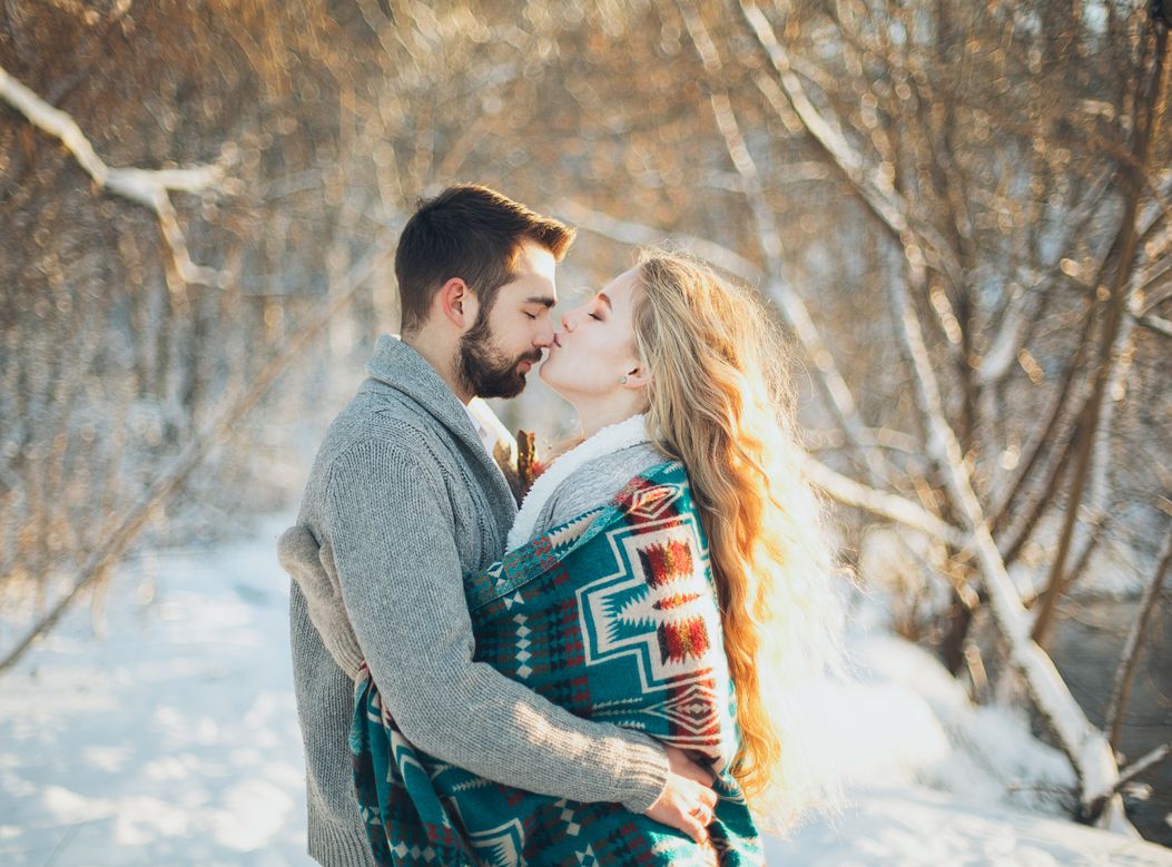 Online dating: starting a conversation on a niche platform