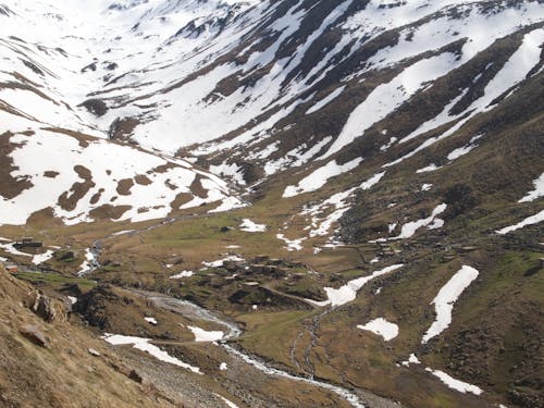 Kostenloses Stock Foto zu berge, gras, kalt