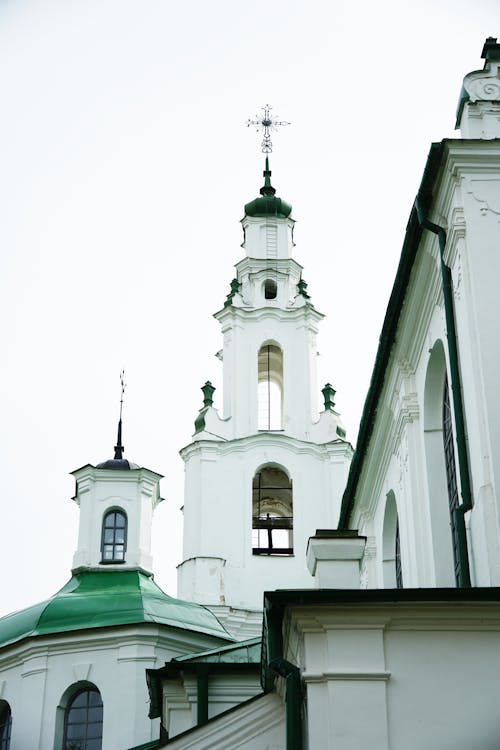 Immagine gratuita di chiesa, facciata di edificio, punti di riferimento locali