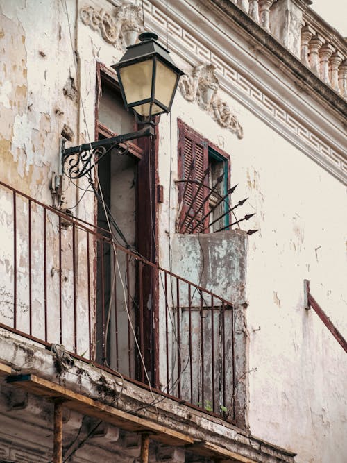 Immagine gratuita di balcone, balconi, danneggiato