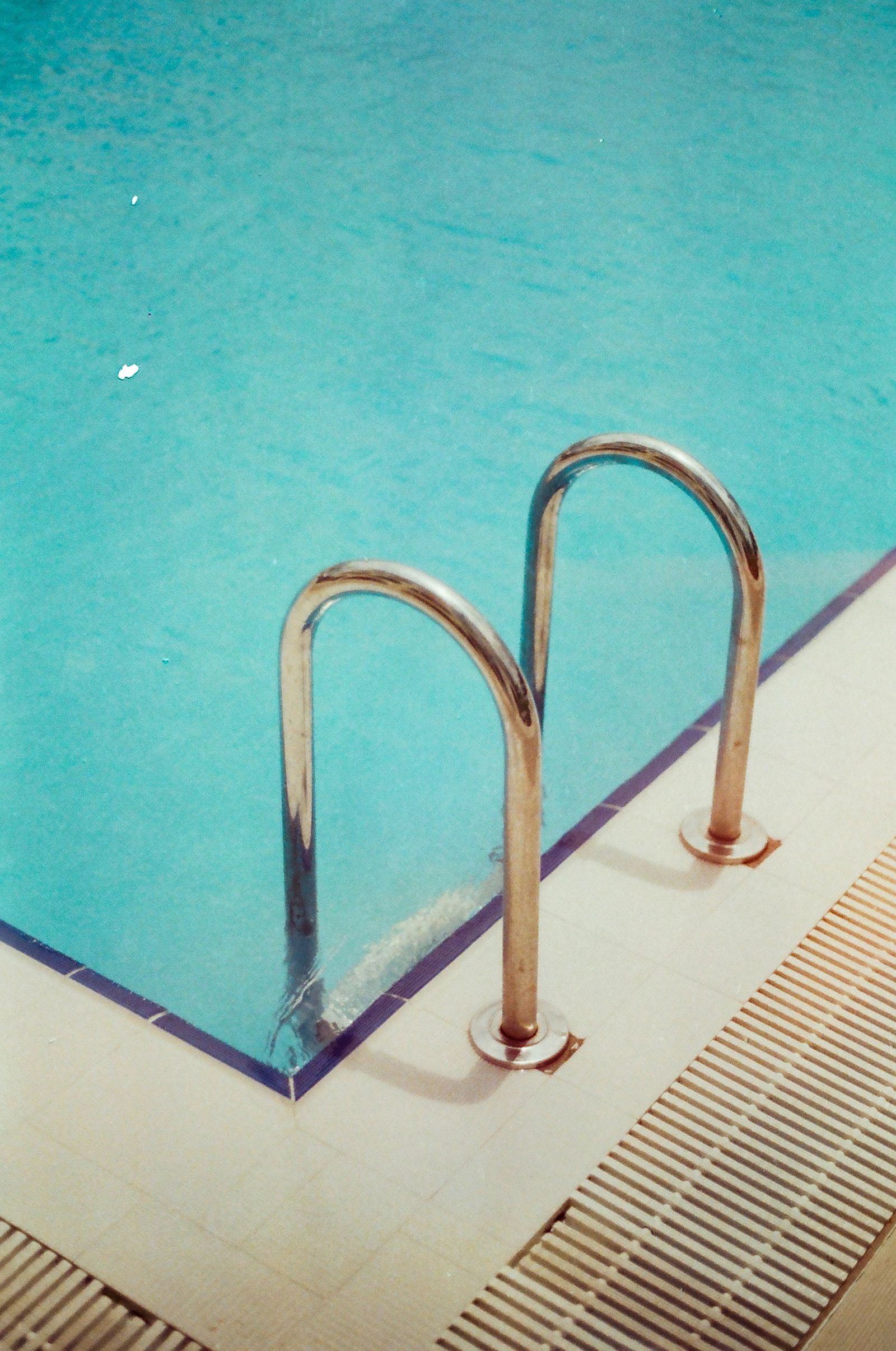 Steps in Swimming Pool · Free Stock Photo