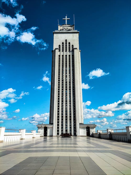 Fotobanka s bezplatnými fotkami na tému chodník, exteriér budovy, kaunas