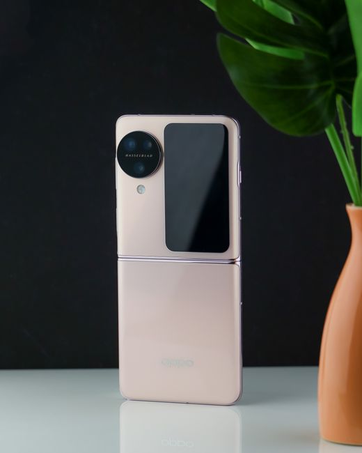 Apple to Unveil First Foldable Phone|Bloomberg Businessweek Apple to Unveil First Foldable Phone|Bloomberg Businessweek