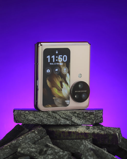 Samsung Cuts Galaxy Fold Weight by 75g in 8 Generations Samsung Cuts Galaxy Fold Weight by 75g in 8 Generations