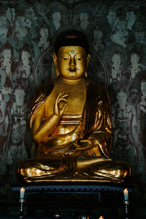 Gratis arkivbilde med buddha, buddhist, gylden figur