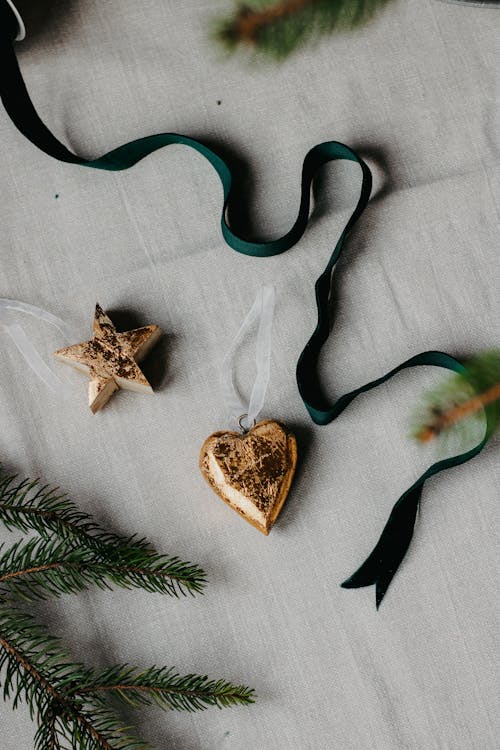 Foto profissional grátis de bolas de Natal, coração, decorações