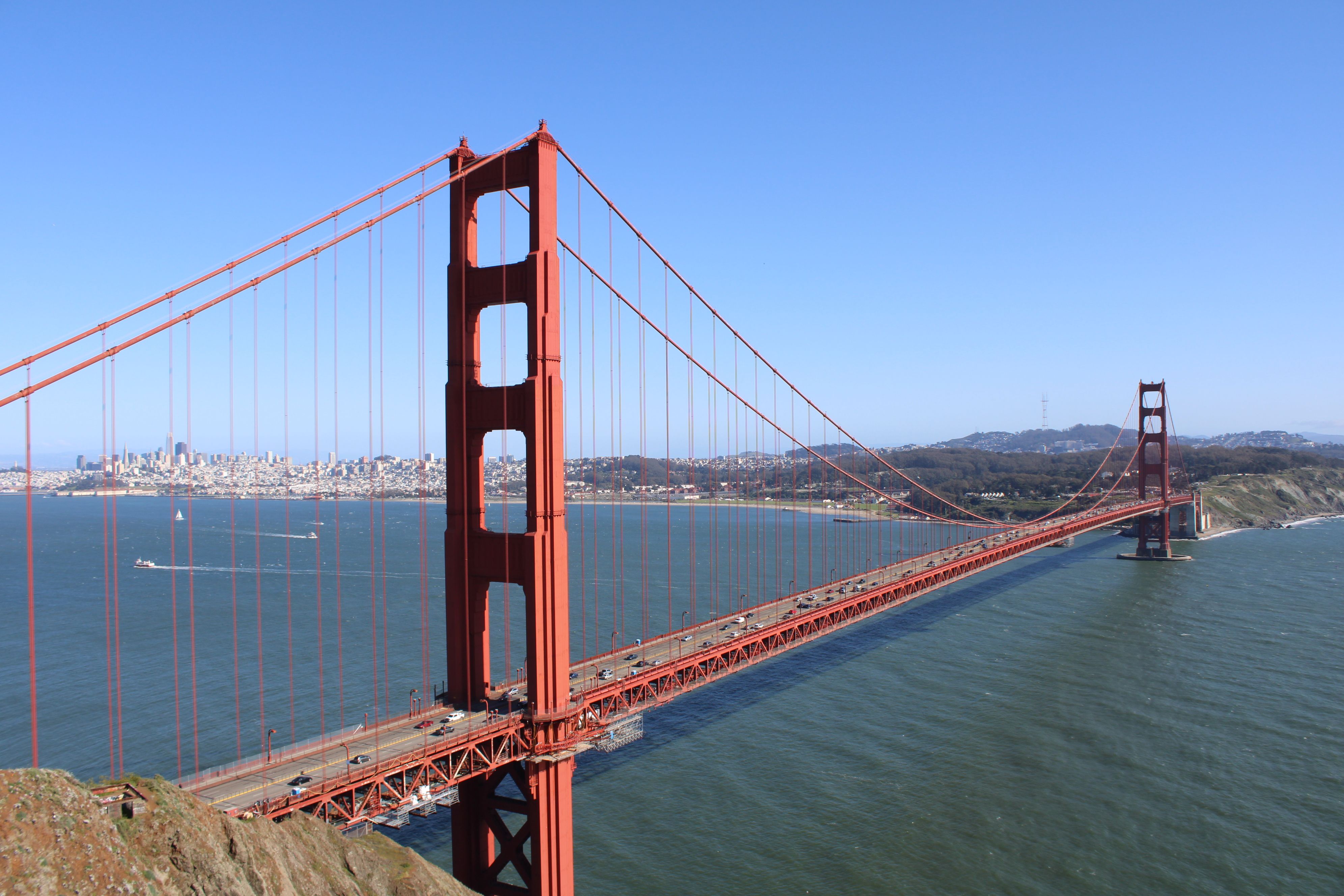 Free Iconic view of the Golden Gate Bridge spanning San Francisco Bay on a clear day. Stock Photo
