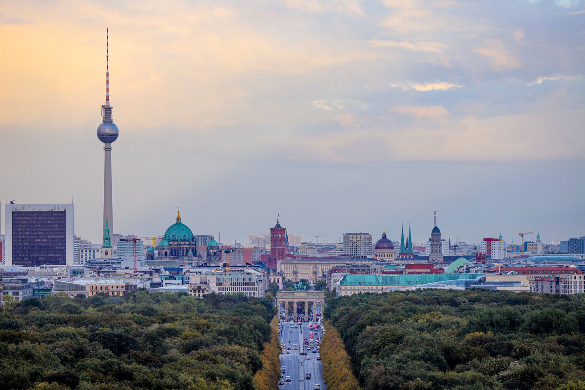 Berlin — History and techno share the same block. (5)
