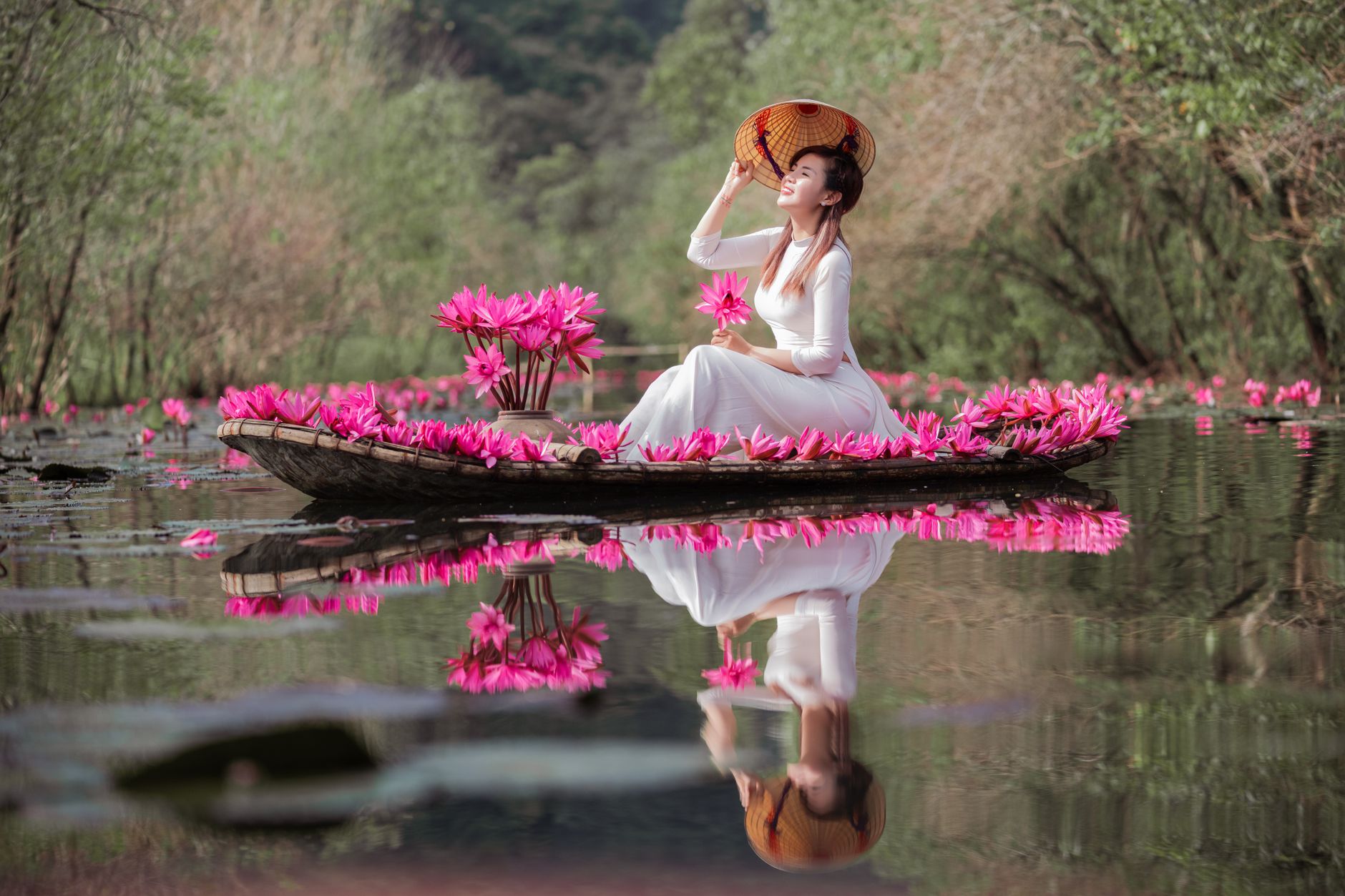 Thiền định buổi sáng giúp tâm trí bình an và tăng cường sự tập trung.