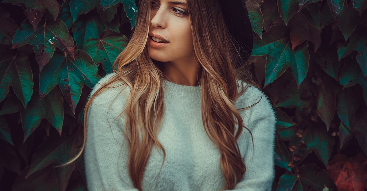 Woman in Teal Sweatshirt Crossing Arms · Free Stock Photo Woman in Teal Sweatshirt Crossing Arms · Free Stock Photo - 1200 x 627 jpeg 79kB