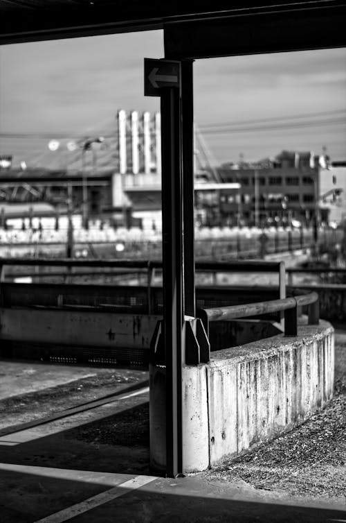 Foto d'estoc gratuïta de abandonat, blanc i negre, construcció