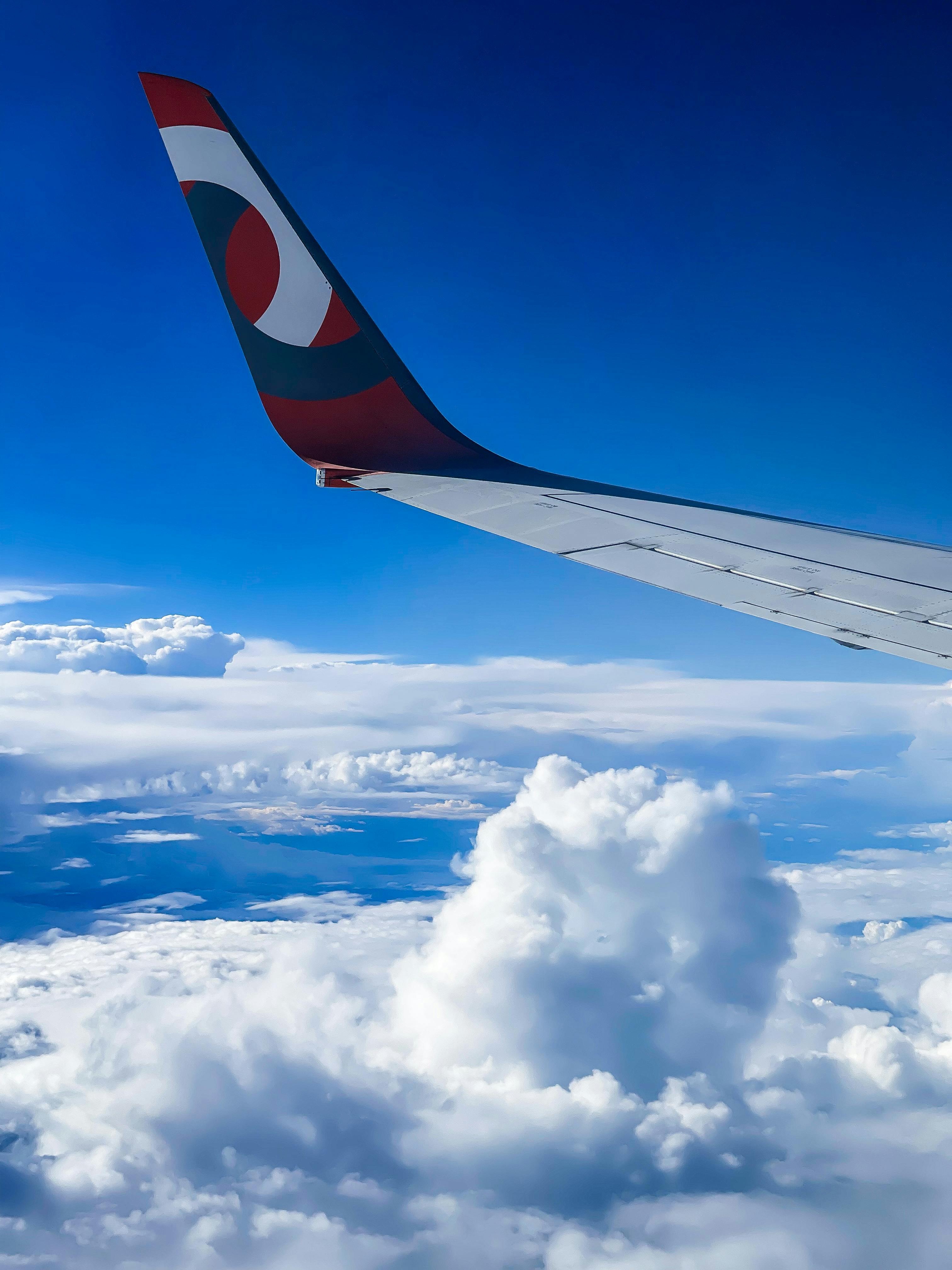 Airplane Wing in Gray Scale Photohraphy · Free Stock Photo