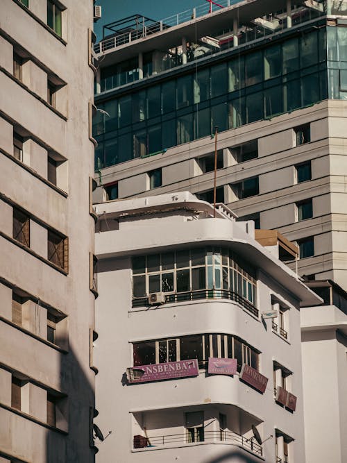 Foto profissional grátis de apartamentos, blocos de apartamento, canto