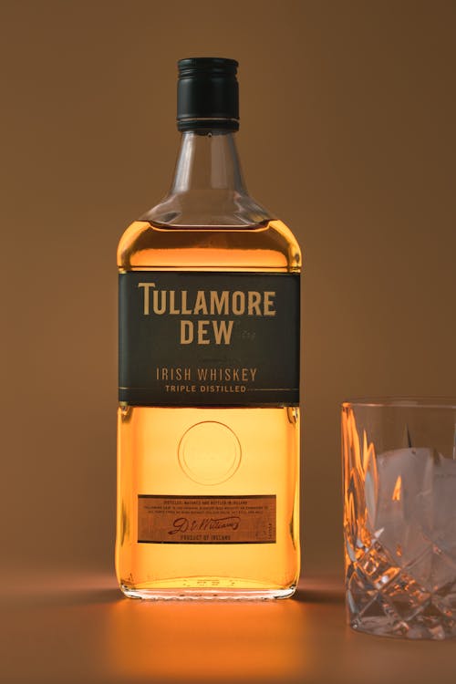 tullamore露水, 垂直拍摄, 爱尔兰威士忌 的 免费素材图片