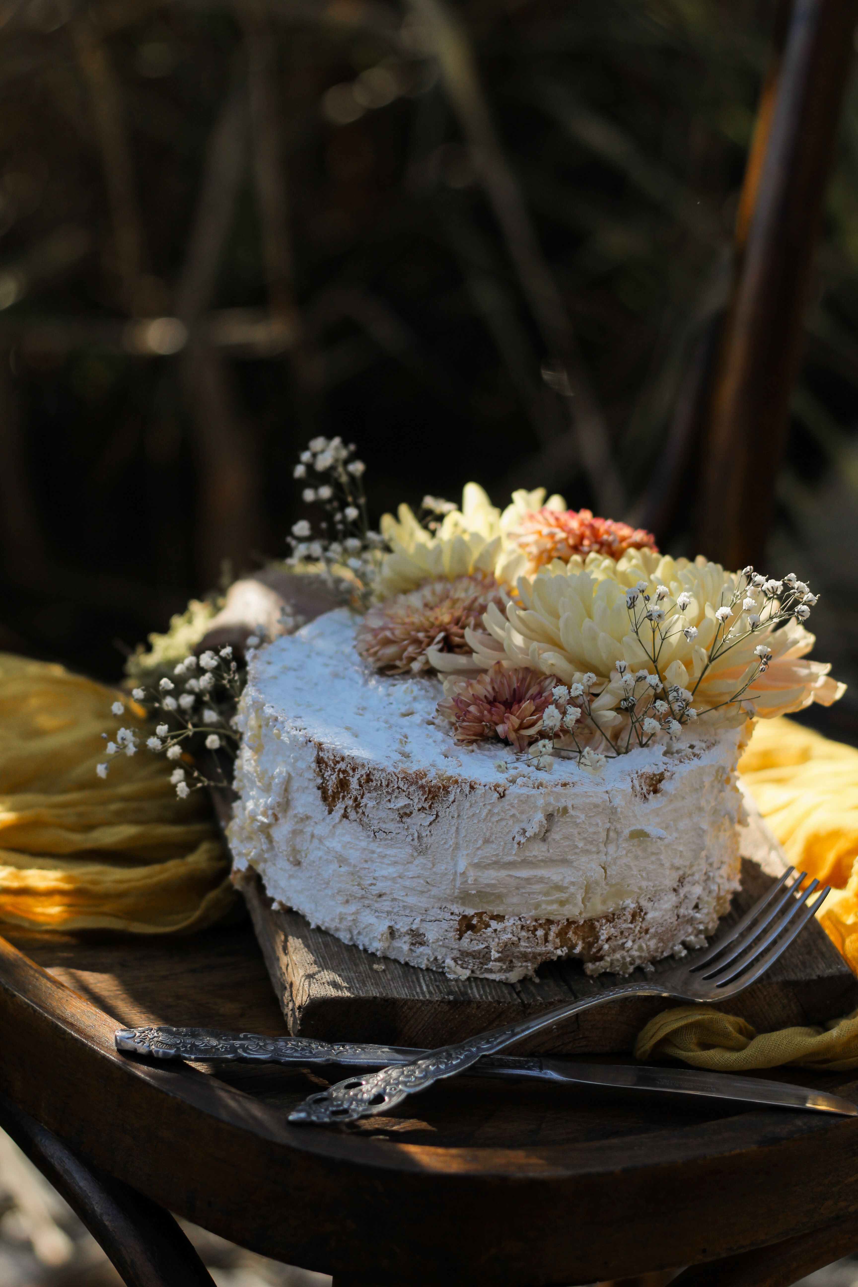 Boho Cake with Dried Flowers birthday party idea