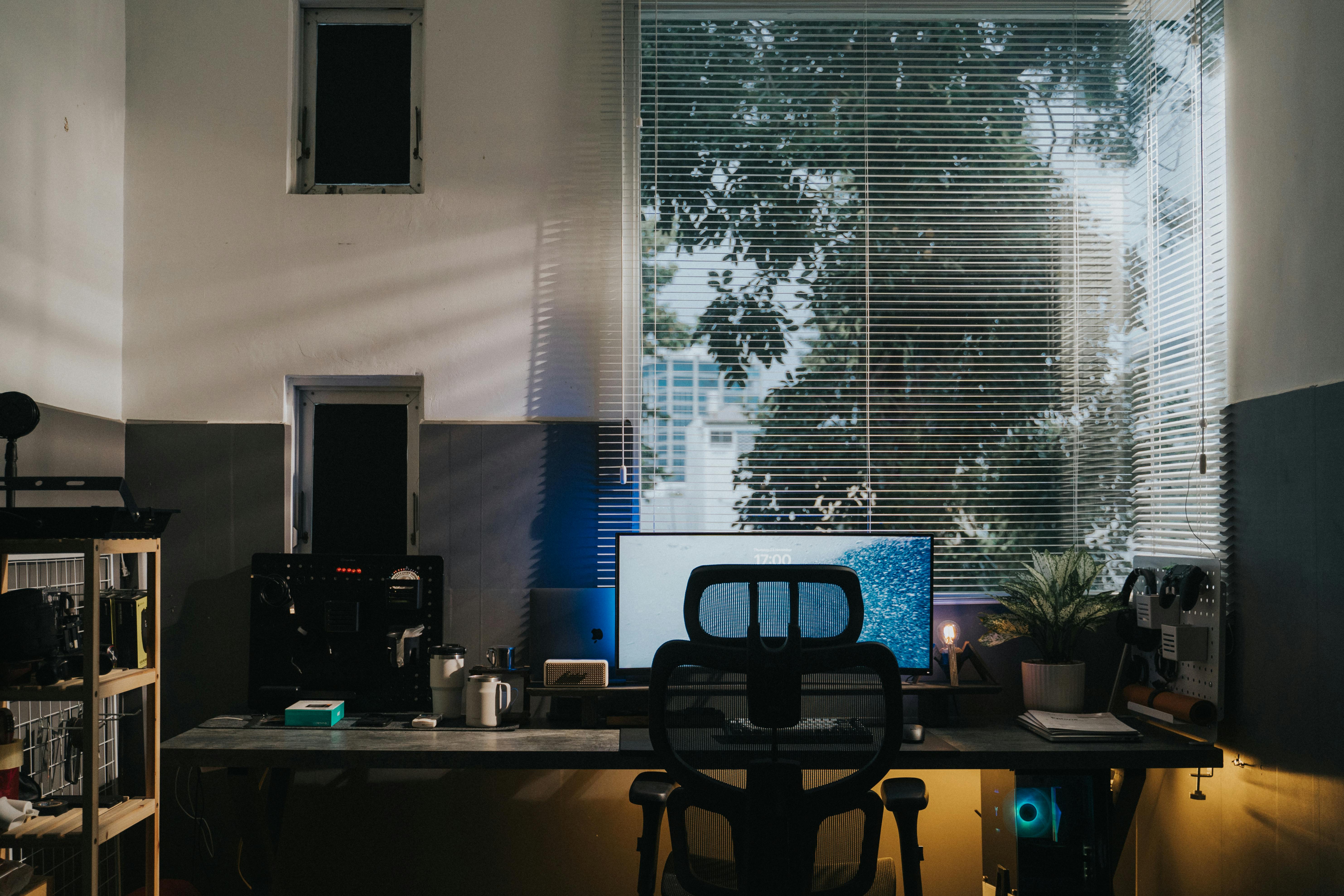 distancia ideal entre ojos y monitor ergonomía