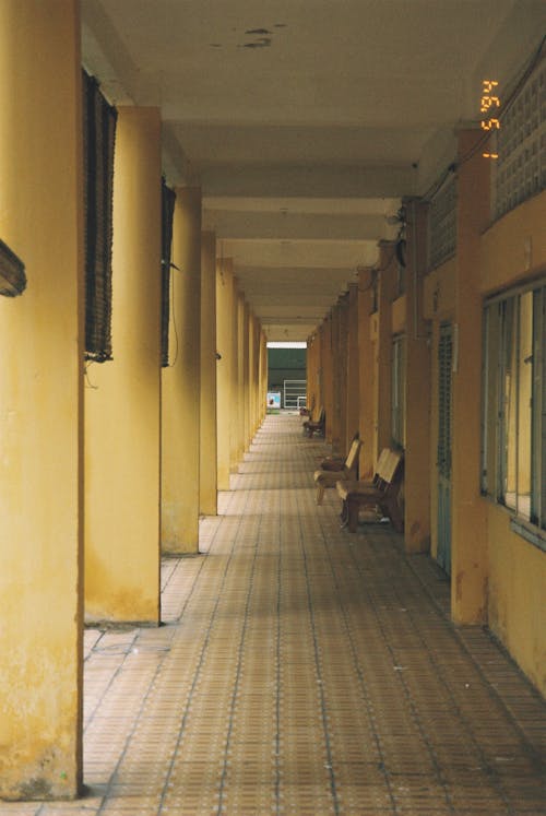 Foto stok gratis film 35mm, koridor, peringatan