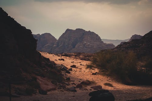 Scenic Landscape of Mountains and Desert 